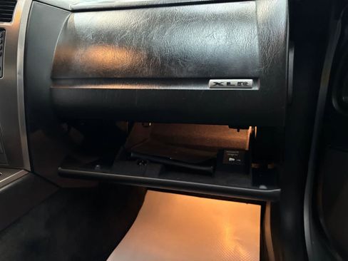 Used 2005 Cadillac XLR RWD image 27