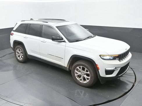 Used 2022 Jeep Grand Cherokee Limited AWD/4WD image 29