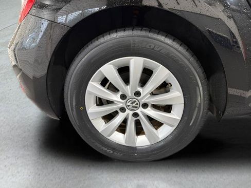 Used 2013 Volkswagen Beetle 2.5 FWD image 26