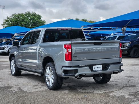 Used 2024 Chevrolet Silverado 1500 High Country w/ High Country Premium Package AWD/4WD image 4