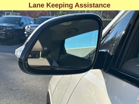 Used 2023 Chevrolet Bolt EUV Premier w/ Sun & Sound Package image 8