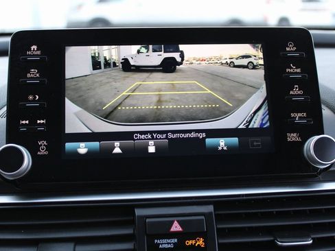 Used 2019 Honda Accord Touring image 16