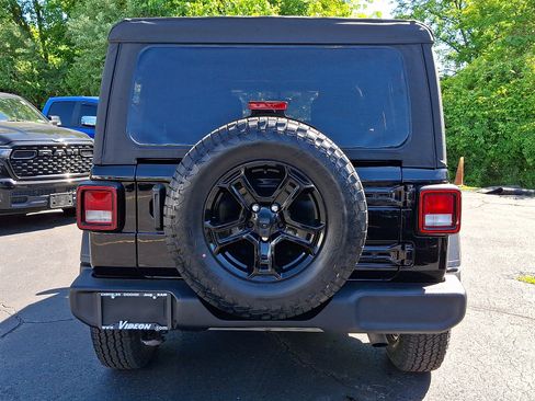 Used 2023 Jeep Wrangler Unlimited Sport AWD/4WD image 5