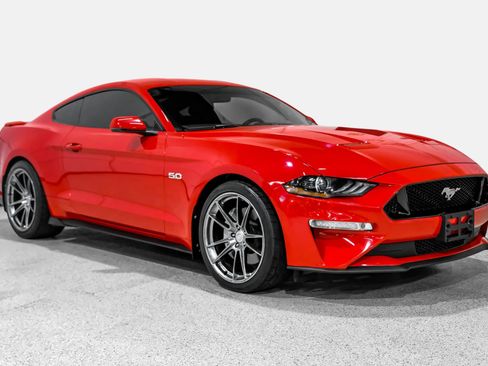 Used 2018 Ford Mustang GT Premium RWD image 4