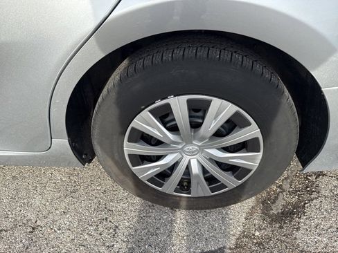 Used 2022 Toyota Camry LE image 12