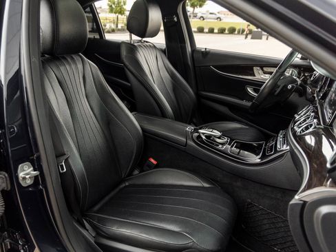 Used 2017 Mercedes-Benz E 300 4MATIC image 40