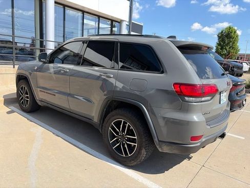 Used 2021 Jeep Grand Cherokee Trailhawk w/ Trailhawk Luxury Group AWD/4WD image 3