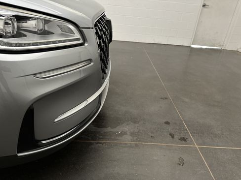 Used 2023 Lincoln Corsair Reserve AWD/4WD image 2