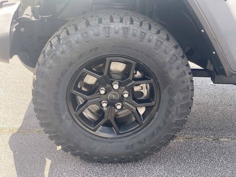 Used 2024 Jeep Wrangler Unlimited Sport AWD/4WD image 11