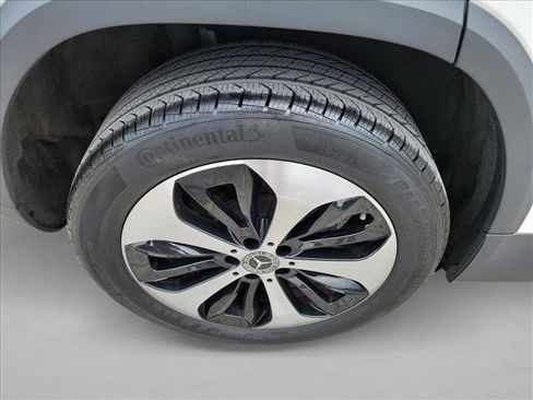 Used 2025 Mercedes-Benz GLA 250 image 11