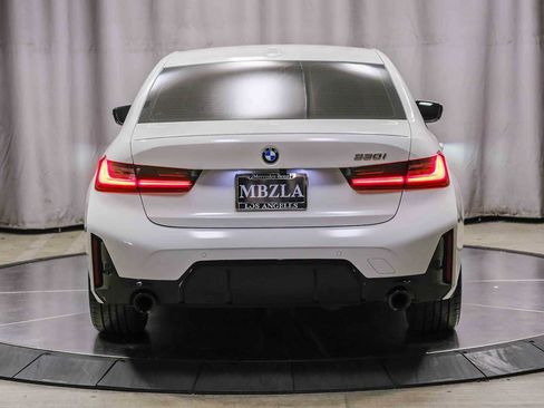 Used 2023 BMW 330i Sedan w/ M Sport Package RWD image 3