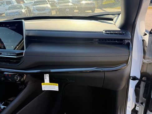 New 2026 Jeep Compass Latitude AWD/4WD image 32