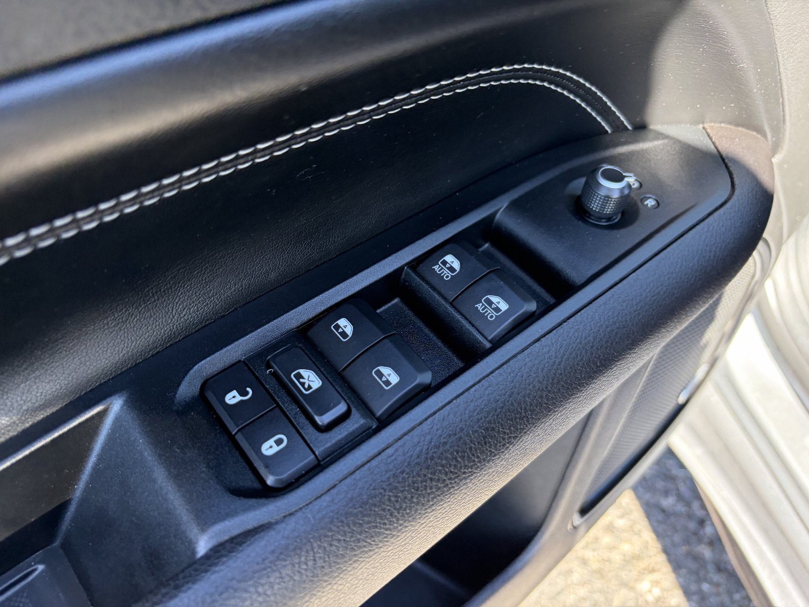 Used 2022 Jeep Compass High Altitude AWD/4WD image 23