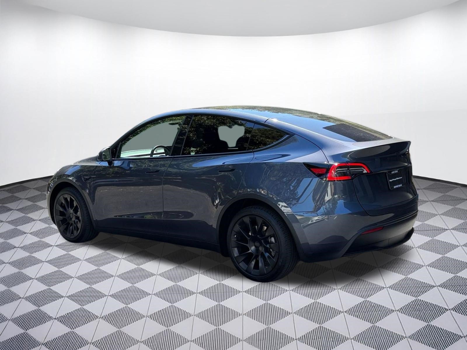 Used 2023 Tesla Model Y Long Range AWD/4WD image 3