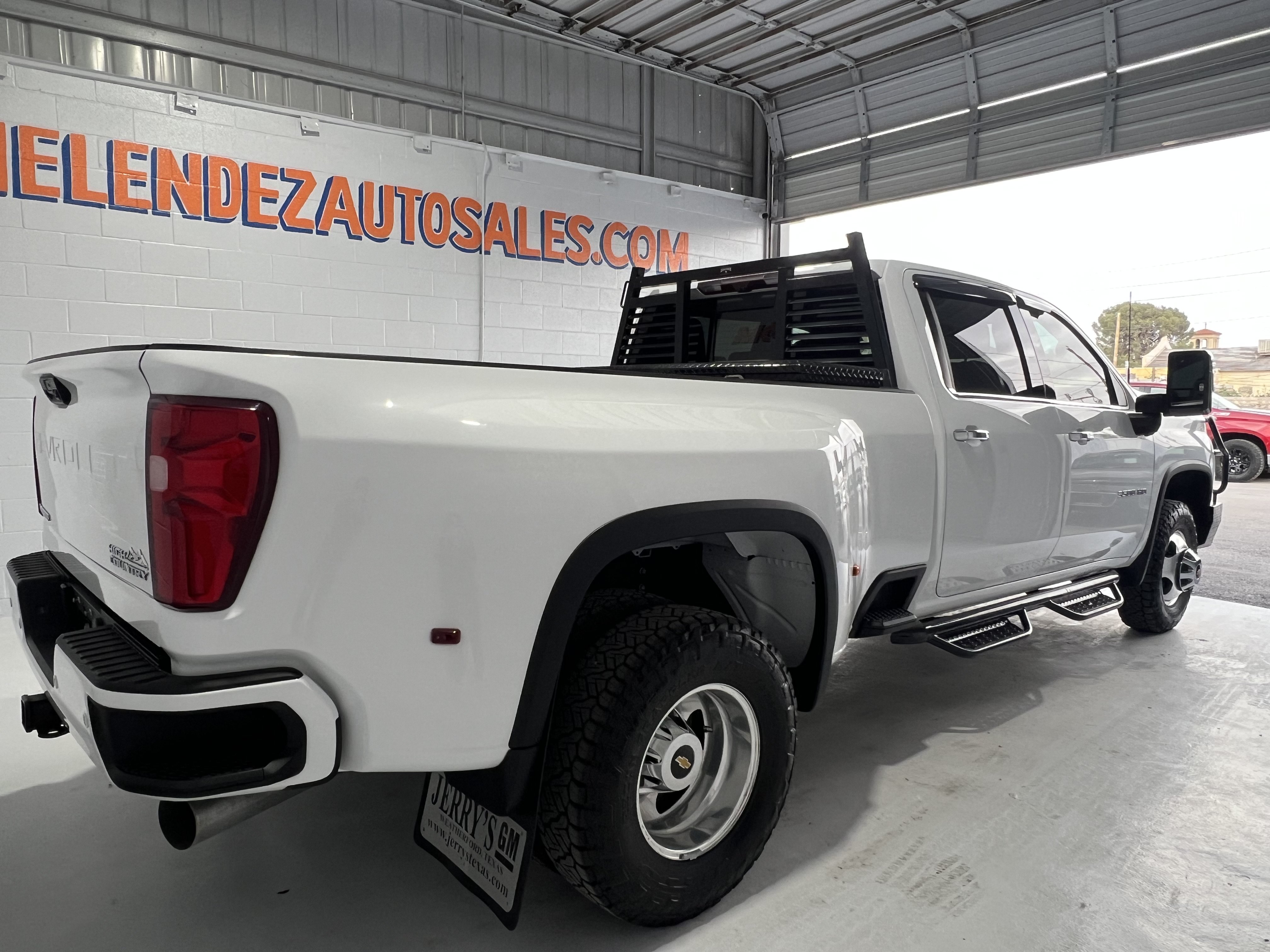 Used 2021 Chevrolet Silverado 3500 High Country w/ Technology Package AWD/4WD image 6