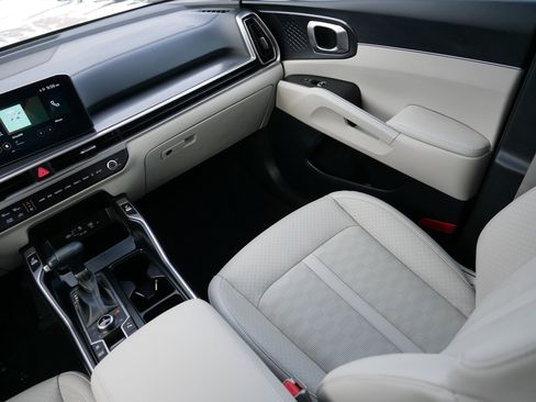 Certified 2025 Kia Sorento S image 11