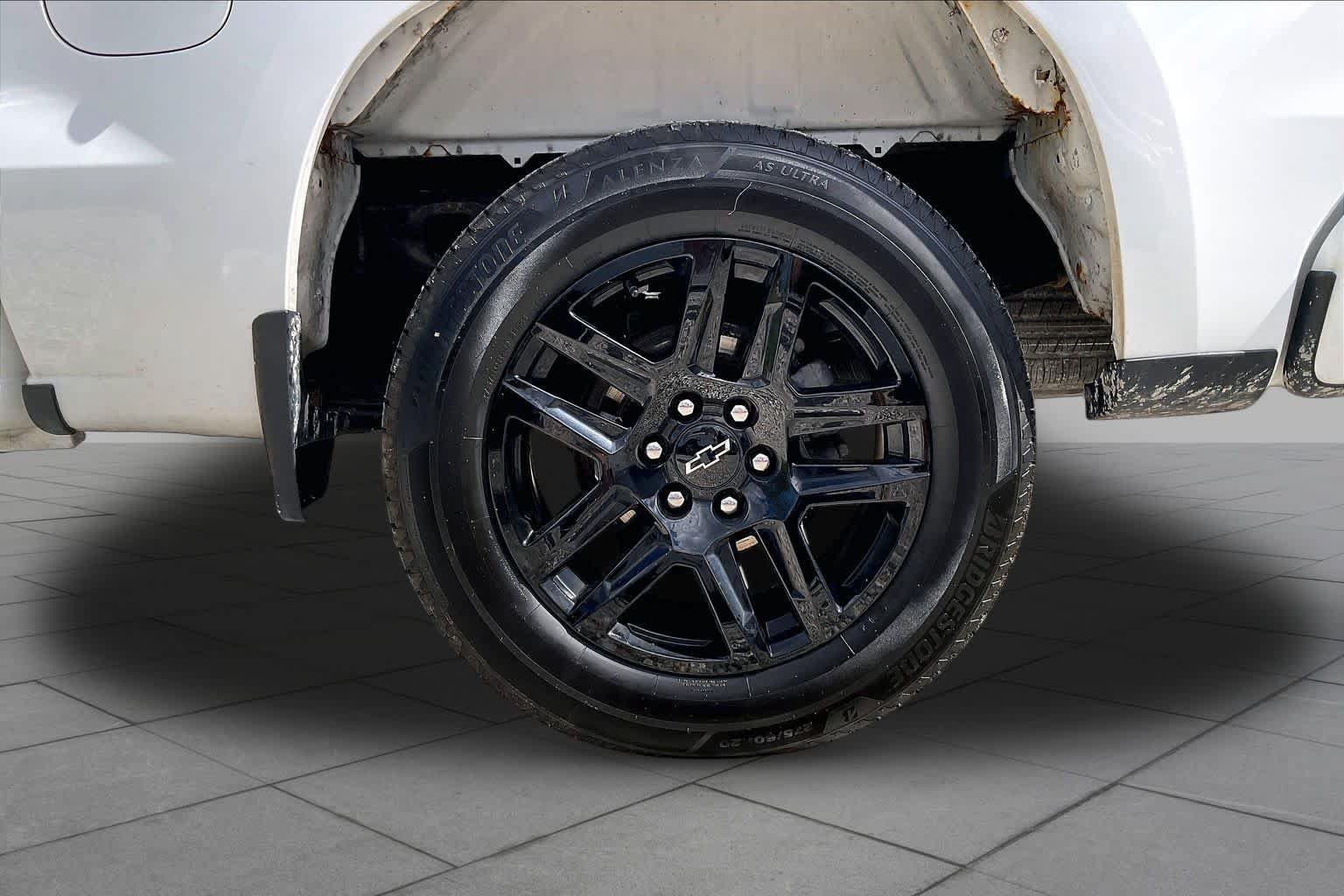 Used 2023 Chevrolet Silverado 1500 Custom AWD/4WD image 9