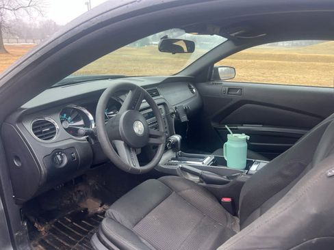 Used 2010 Ford Mustang Coupe image 9