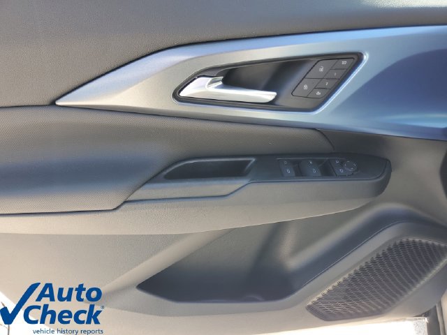 Certified 2024 Chevrolet Equinox EV LT FWD image 18