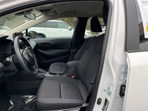 Used 2025 Toyota Corolla LE image 24