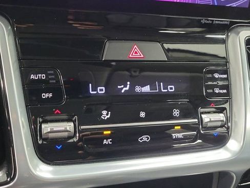 Used 2023 Kia Sorento SX AWD/4WD image 30
