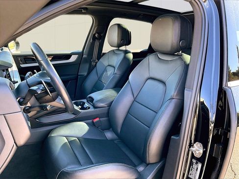 Used 2024 Porsche Cayenne image 5