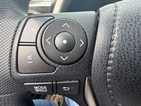Used 2013 Toyota RAV4 XLE AWD/4WD image 21