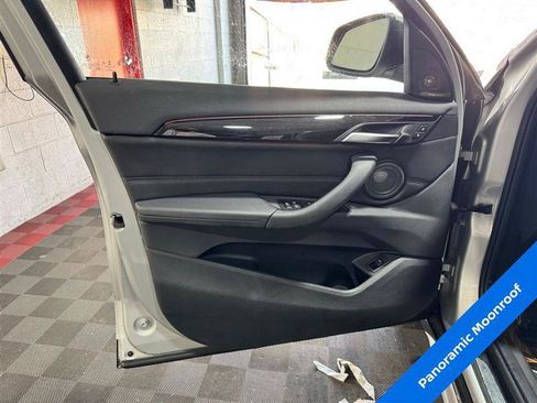 Used 2019 BMW X1 xDrive28i w/ Convenience Package AWD/4WD image 8