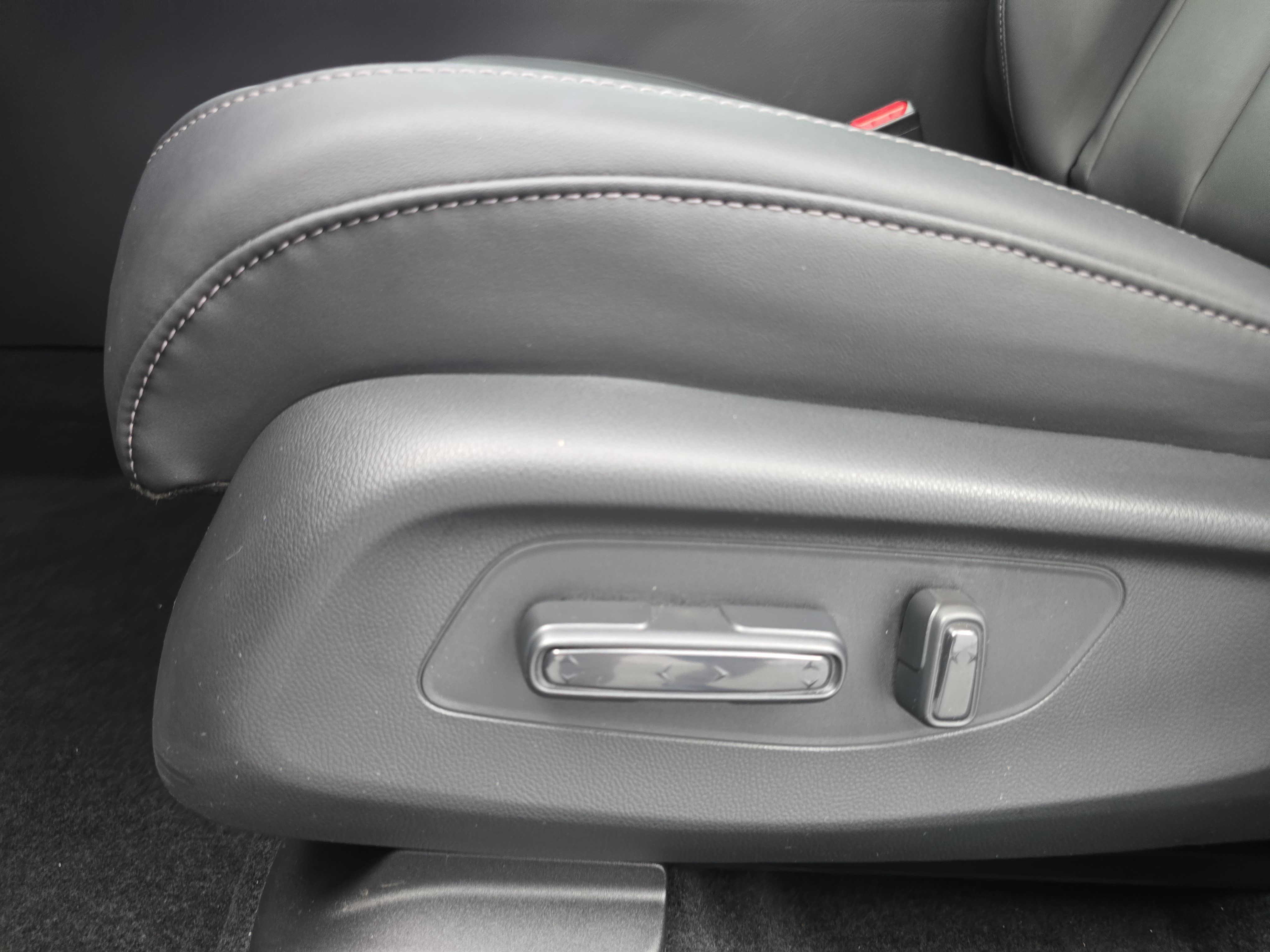 Certified 2025 Acura ADX FWD image 28