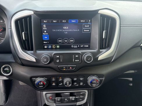 Used 2022 GMC Terrain SLT w/ Tech Package image 20