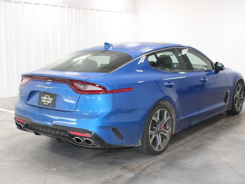 Used 2020 Kia Stinger GT1 RWD image 9