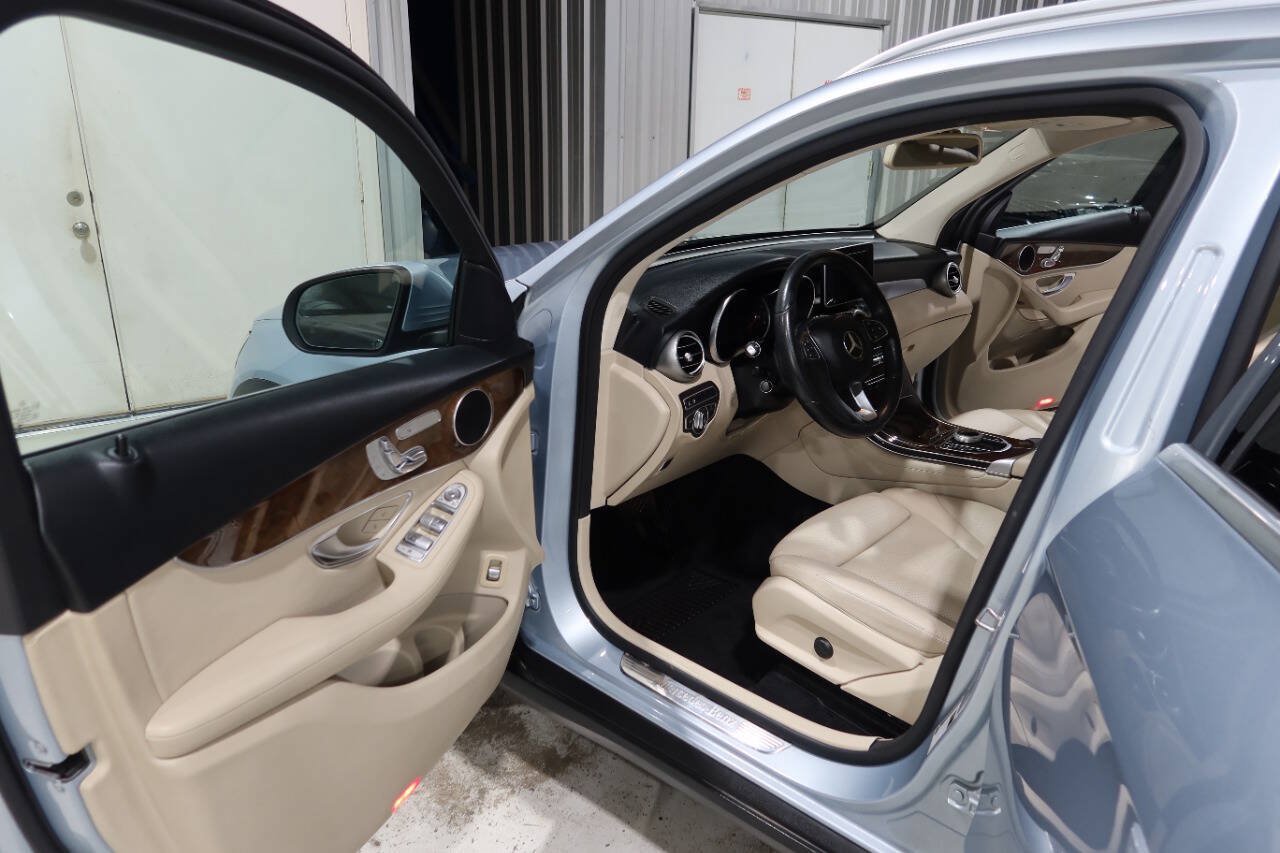 Used 2018 Mercedes-Benz GLC 300 image 18