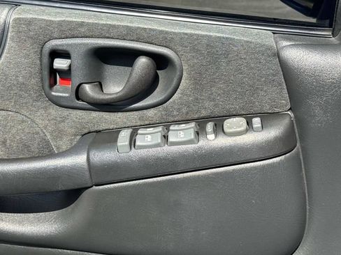 Used 2002 Chevrolet Blazer LS w/ Preferred Equipment Group RWD image 26