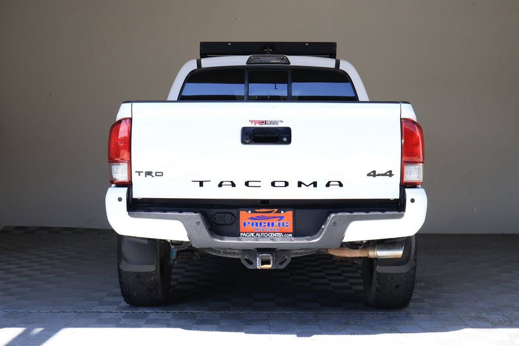 Used 2016 Toyota Tacoma TRD Sport AWD/4WD image 13