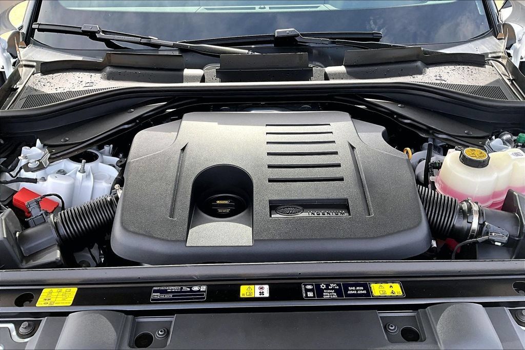 New 2026 Land Rover Range Rover Sport Dynamic SE AWD/4WD image 11