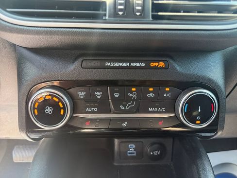 Used 2022 Ford Escape SE w/ Cold Weather Package AWD/4WD image 22