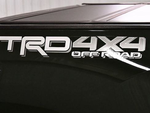 Used 2021 Toyota Tacoma TRD Off-Road image 11