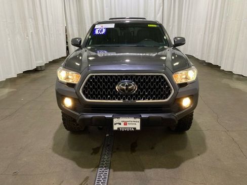 Certified 2018 Toyota Tacoma TRD Off-Road w/ TRD Premium Off Road Package image 9