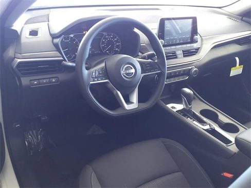 New 2025 Nissan Altima 2.5 SV image 12