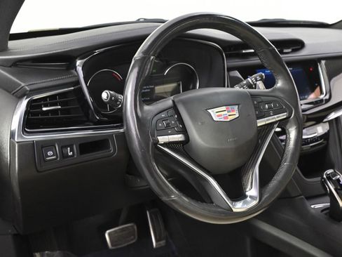 Used 2023 Cadillac XT6 Sport image 11