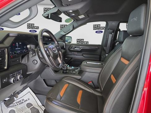 Used 2022 GMC Sierra 1500 AT4 w/ AT4 Preferred Package AWD/4WD image 8