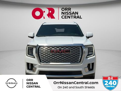 Used 2023 GMC Yukon XL Denali AWD/4WD image 2