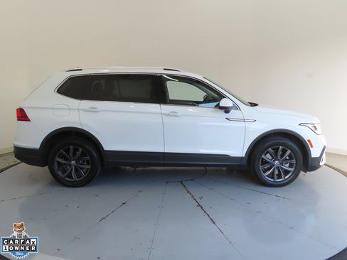 Used 2022 Volkswagen Tiguan SE FWD image 2