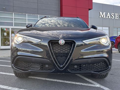 Used 2023 Alfa Romeo Stelvio Veloce AWD/4WD image 14