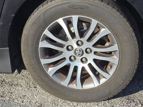 Used 2018 Toyota Sienna XLE FWD image 25