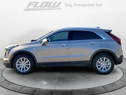 Used 2023 Cadillac XT4 Luxury w/ Cold Weather Package image 5