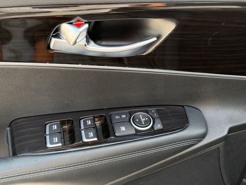 Used 2019 Kia Sorento FWD image 12