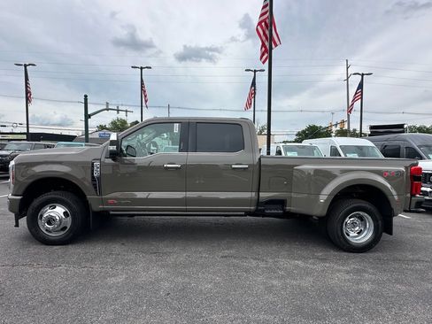 New 2026 Ford F350 Platinum w/ Platinum Plus Package AWD/4WD image 2