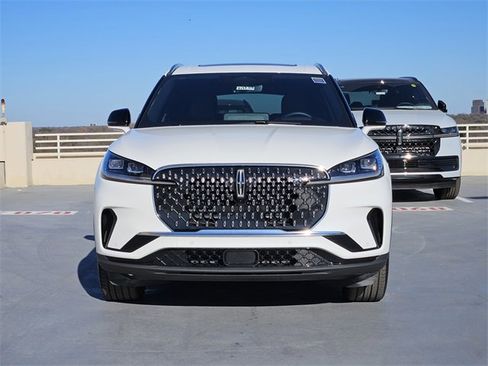 New 2026 Lincoln Aviator Reserve w/ Luxury Package image 2