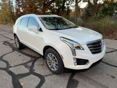 Certified 2019 Cadillac XT5 Luxury image 2